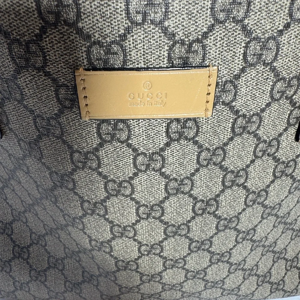 Gucci Tan and Brown Signature Tote - Picture 3 of 14